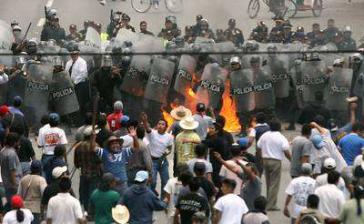 Zusammenstoß von Atenco-Aktvisten mit Polizei
