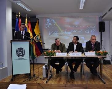 Podium der zweiten Botschaftskonferenz "ALBA und die Medien"