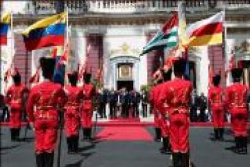Ehrengarde empfängt Präsidenten Bagapsch und Kokoity in Caracas