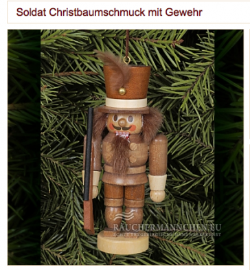 Kleiner Holzsoldat als Weihnachtsschmuck aus dem Erzgebirge