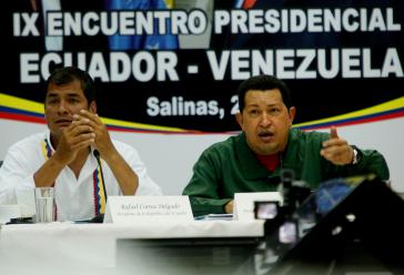 Rafael Correa und Hugo Chávez beim bilateralen Gipfeltreffen in Ecuador