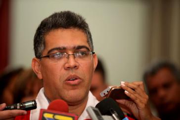 Venezuelas Vizepräsident Elías Jaua bei einer Pressekonferenz Anfang Mai