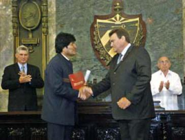 Evo Morales bei der Verleihung der Ehrendoktorwürde