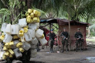 Militär bei der Räumung der besetzten Siedlung Paso de Aguán in der Aldea Panamá Militär bei der Räumung der besetzten Siedlung Paso de Aguán in der Aldea Panamá