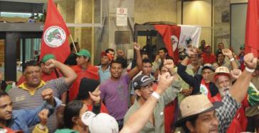 Kampf für Landreform: Via Campesina besetzt das Finanzministerium in Brasília