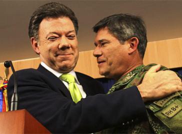 Verteidigungsminister Santos und General Freddy Padilla