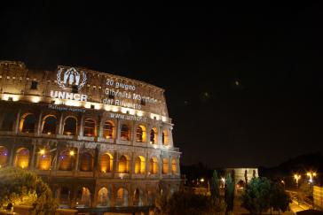 UNHCR-Projektion auf dem Kolosseum in Rom