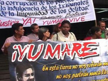 Demonstranten fordern die Aufarbeitung des Massakers von Yumare