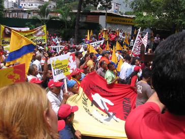 Aktivistinnen und Aktivisten der FNCEZ auf einer Demonstration im November 2011 in Caracas Aktivistinnen und Aktivisten der FNCEZ auf einer Demonstration im November 2011 in Caracas
