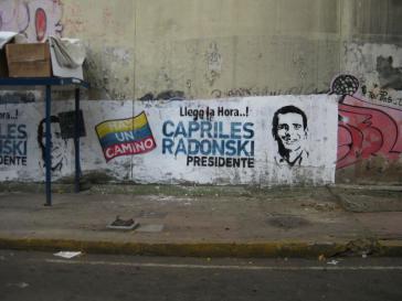 Wandbild der Anhänger: "Die Stunde ist gekommen - Präsident Capriles Radonski" ...