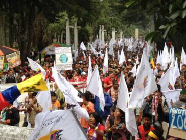 80.000 Menschen nahmen am 23. April in Bogotá am "Patriotischen Marsch" teil
