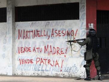 Polzeieinheiten in Panama vor Grafits gegen Präsident Martinelli