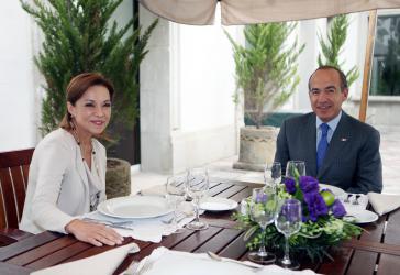 Kandidatin und amtierender Präsident: Josefina Vázquez Mota trifft Felipe Calderón