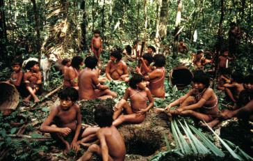 Angehörige der Yanomami Angehörige der Yanomami