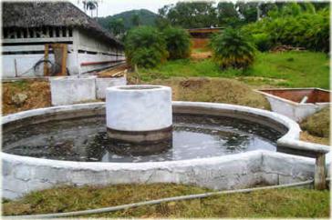 Biogas-Konverter in einem landwirtschaftlichen Betrieb in Kuba Biogas-Konverter in einem landwirtschaftlichen Betrieb in Kuba