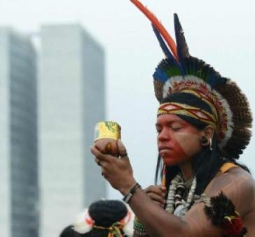 Protest in Brasília gegen Schwächung der Indigenenbehörde Funai Protest in Brasília gegen Schwächung der Indigenenbehörde Funai