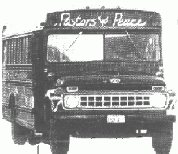 Ein typischer Bus der Gruppe "Pastors for Peace"