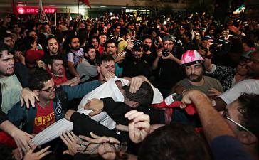 Auseinandersetzungen zwischen Demonstranten auf der Demonstration in São Paulo von der Nacht vom 20. auf den 21. Juni Auseinandersetzungen zwischen Demonstranten auf der Demonstration in São Paulo von der Nacht vom 20. auf den 21. Juni