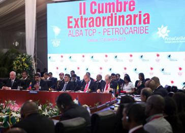 Beim 2. Außerordentlichen Gipfeltreffen ALBA-Petrocaribe in Caracas am 17. Dezember