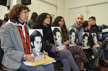 Angehörige von Silvio Alvarez Garcia, einem der in Jujuy Verschwundenen, im Gerichtssaal Angehörige von Silvio Alvarez Garcia, einem der in Jujuy Verschwundenen, im Gerichtssaal