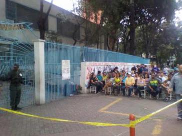 Vor einem Wahllokal in Bellas Artes, Caracas