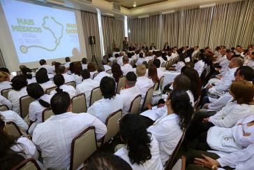 Ärzte des Programms Mais Médicos bei einem Vortrag Ärzte des Programms Mais Médicos bei einem Vortrag