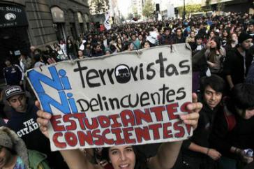 Demonstrierende in Chile: "Weder Terroristen noch Kriminelle, sondern Studenten mit Bewusstsein"