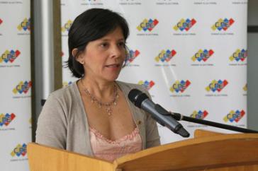 Sandra Oblitas vom Präsidium des Nationalen Wahlrates (CNE)