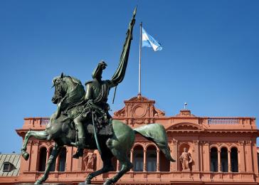 Verschuldung, Inflation und Rezession sind die drei dringenden Probleme, die Argentiniens Regierung lösen muss