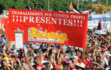 "Arbeiter auf eigene Rechnung" der Cafeteria La Pachanga  bei der 1.-Mai-Kundgebung in Havanna