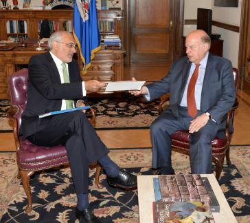 Der bolivianische Sonderbeauftragte Carlos Mesa und OAS-Sekretär José Miguel Insulza in Washington Der bolivianische Sonderbeauftragte Carlos Mesa und OAS-Sekretär José Miguel Insulza in Washington