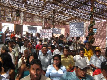 Bewohner der Gemeinden Segunda y Cajas (Huancabamba) und Yanta (Ayabaca) lehnten bei einem Referendum das Minenprojekt mit 97 Prozent der Stimmen ab