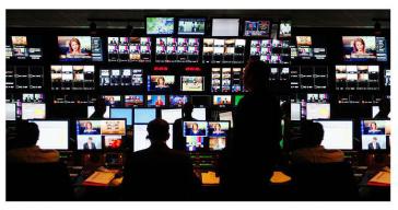 Künftig darf keine natürliche oder legale Person mehr als sechs landesweite TV Lizenzen erwerben, oder drei, wenn eine der Lizenzen im Stadtgebiet von Montevideo liegt Künftig darf keine natürliche oder legale Person mehr als sechs landesweite TV Lizenzen erwerben, oder drei, wenn eine der Lizenzen im Stadtgebiet von Montevideo liegt