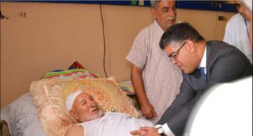 Venezuelas Außenminister Elias Jaua besucht Palästinenser, die bei den israelischen Angriffen verletzt wurden, in einem Krankenhaus in Kairo