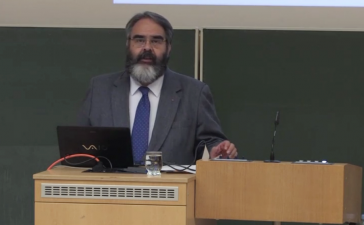 Jorge Jurado, Botschafter der Republik Ecuador, referiert vor Studenten der Eberhard Karls Universität Tübingen (November 2014) Jorge Jurado, Botschafter der Republik Ecuador, referiert vor Studenten der Eberhard Karls Universität Tübingen (November 2014)