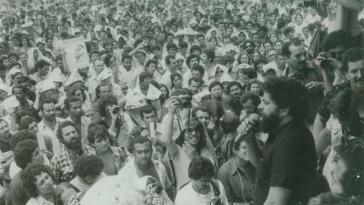 Da Silva (rechts am Mikrofon) als politischer Aktivist