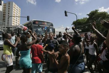 Proteste in Rio nach dem Tod von Claudia Silva Ferreira