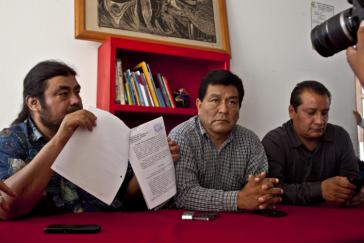 Vertreter der Organisation Comuna Oaxaca fordern die Einsetzung einer Wahrheitskommission