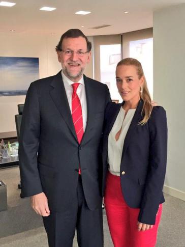 Spaniens Ministerpräsident Rajoy und die Ehefrau des inhaftierten Oppositionspolitikers Leopoldo Loṕez, Lilian Tintori, bei ihrem Treffen am 22. Oktober in Madrid