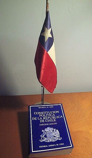 Die Verfassung Chiles. Sie stammt noch aus der Diktaturzeit unter Pinochet