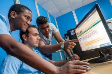 Bis Ende 2016 sollen zunächst Gymnasien sowie pädagogische und politechnische Schulen Kubas mit Internet versorgt werden