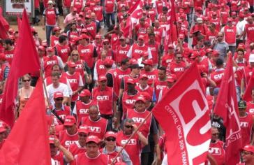 Gewerkschafter vom Dachverband CUT bei einer Demonstration in São Paulo gegen die Kürzungspolitik