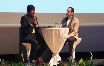 Evo Morales im Gespräch an der TU mit Amerika21-Redakteur Harald Neuber