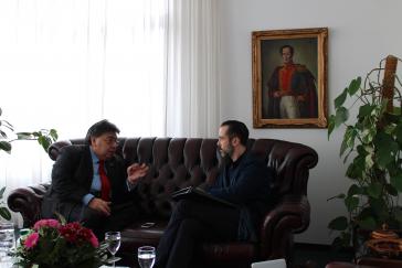 Venezuelas Vizeaußenminister Ortega im Gespräch mit Amerika21-Redakteur Harald Neuber Venezuelas Vizeaußenminister Ortega im Gespräch mit Amerika21-Redakteur Harald Neuber