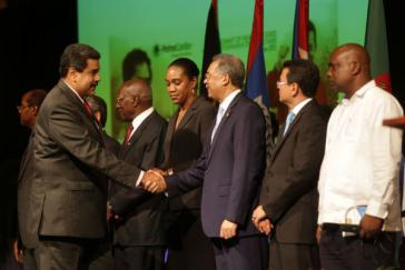 Maduro mit Staatschefs der Petrocaribe-Mitgliedsländer