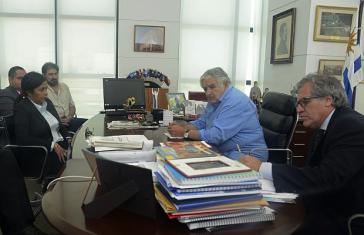 Urguays Päsident Mujica traf mit der Außenministerin von Venezuela, Delcy Rodríguez, zusammen. Rechts im Bild der uruguayische Außenminister Almagro