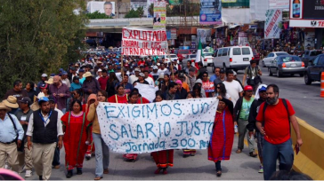 Demonstration in San Quintín für gerechte Löhne und würdige Arbeits- und Lebensbedingungen für die Landarbeiter