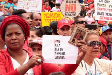"Nein zum kriminellen Amnesie-Gesetz" forderten Demonstrantinnen in Caracas