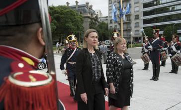 EU-Außenbeauftragte Federica Mogherini mit der neuen argentinischen Außenministerin Susana Malcorra