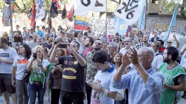 Auch in Buenos Aires gab es Solidaritätskundgebungen vor der venezolanischen Botschaft